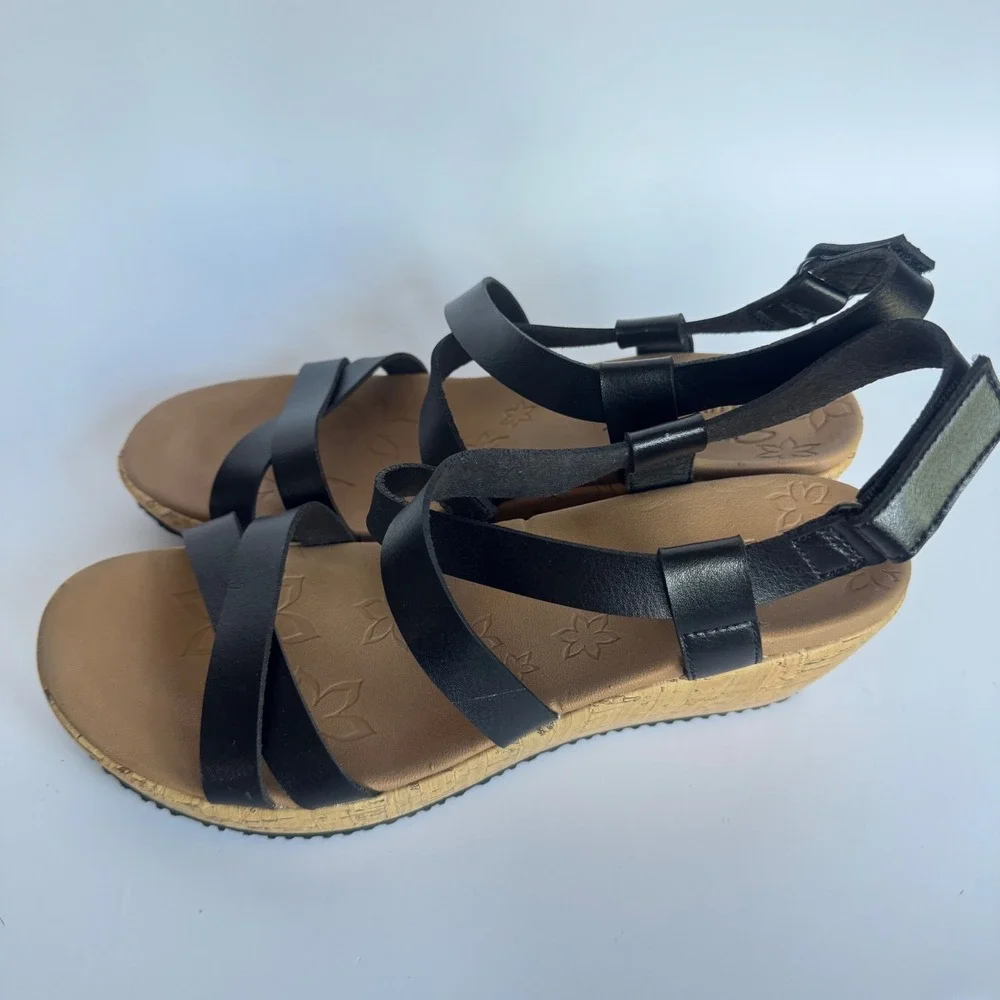 Skechers Luxe Foam Black Wedge Sandals Adjustable‎ Strap Comfortable Shoes Sz 10